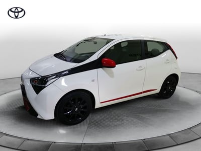 Toyota Aygo Connect 1.0 VVT-i 72 CV 5 porte x-play del 2019 usata a Montecorvino Pugliano