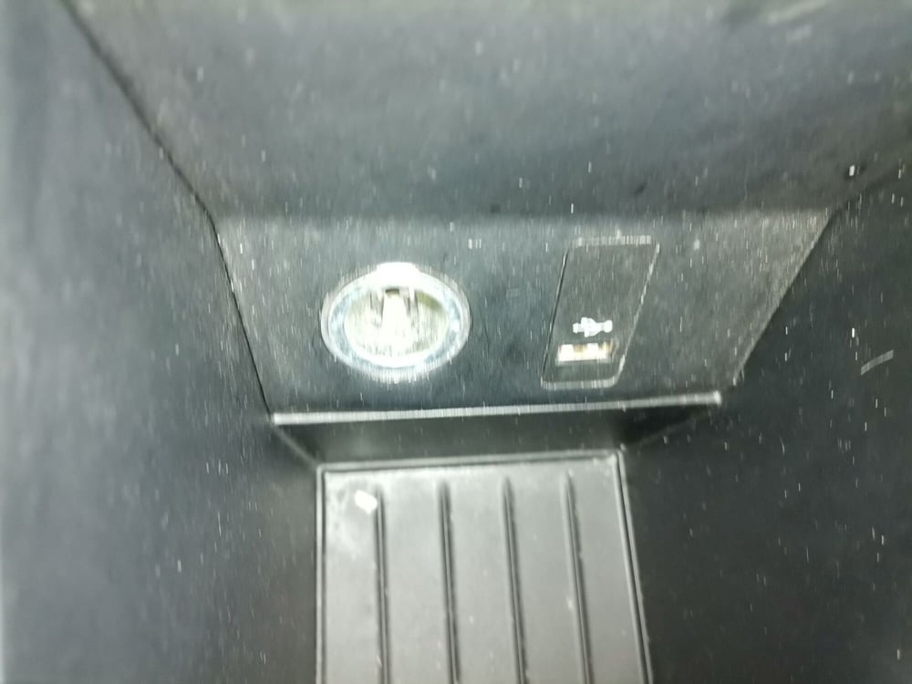 BMW i3 usata a Salerno (18)