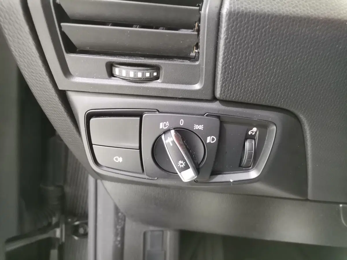 BMW i3 usata a Salerno (19)