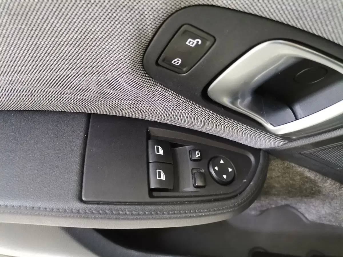 BMW i3 usata a Salerno (20)