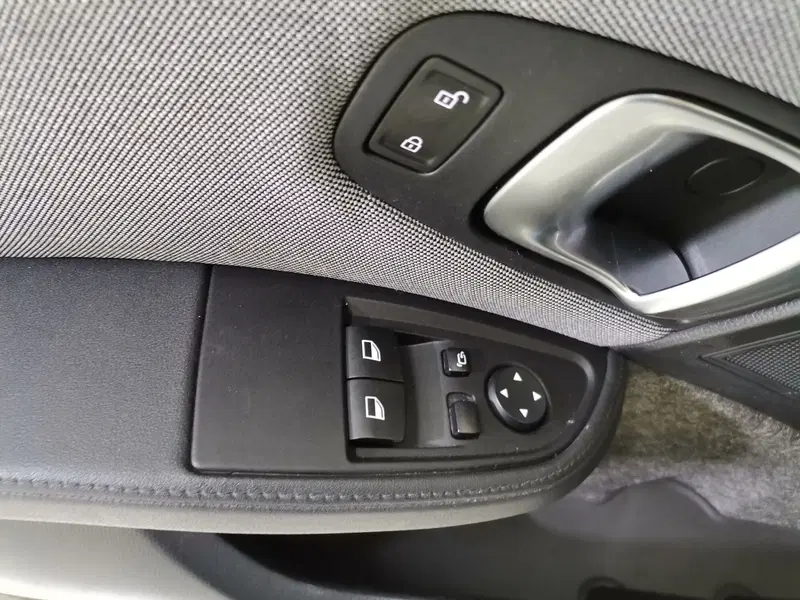 BMW i3 usata a Salerno (20)