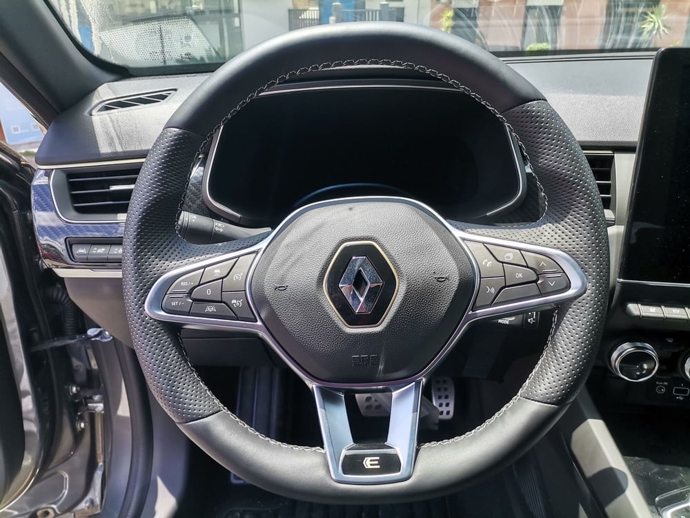 Renault Arkana nuova a Salerno (10)