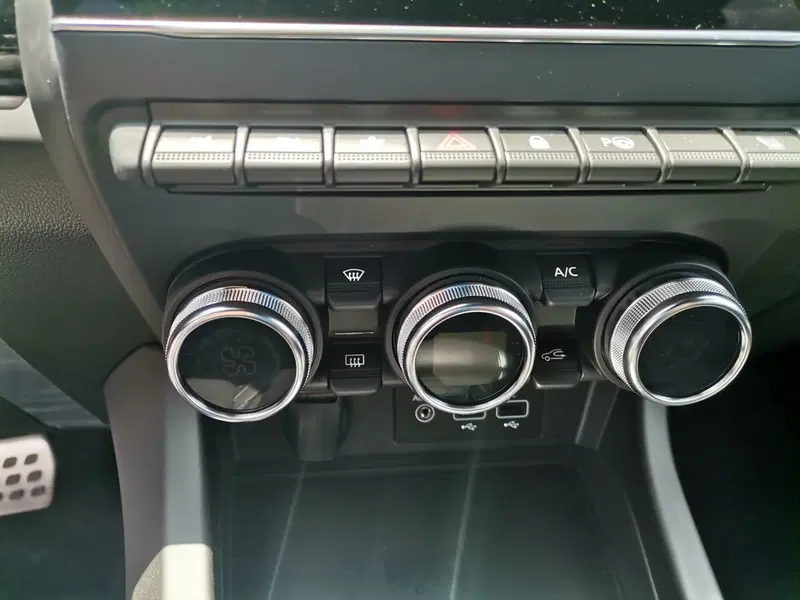 Renault Arkana nuova a Salerno (13)