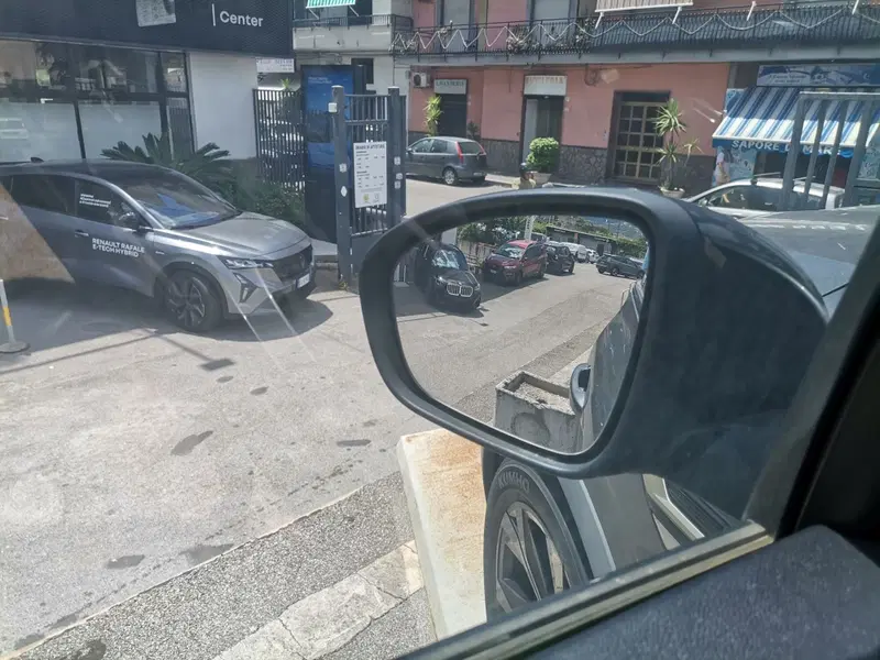 Renault Arkana nuova a Salerno (9)