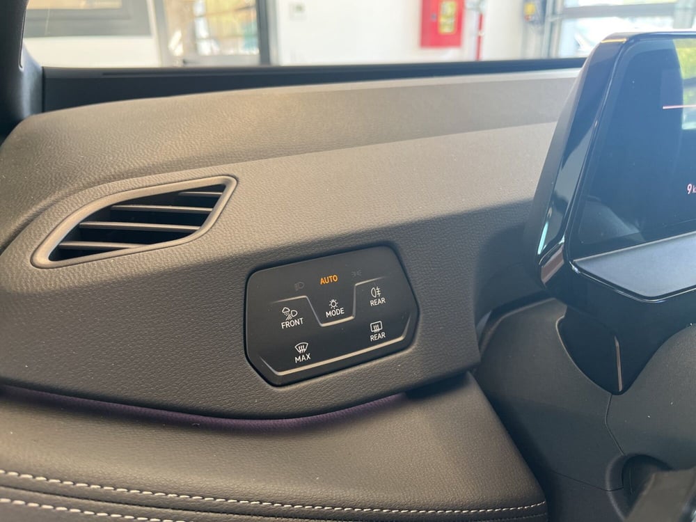 Volkswagen ID.3 nuova a Salerno (15)