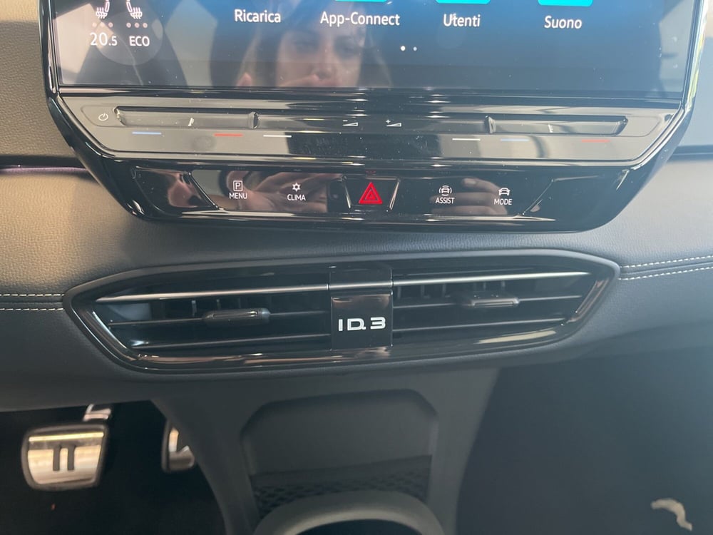 Volkswagen ID.3 nuova a Salerno (16)
