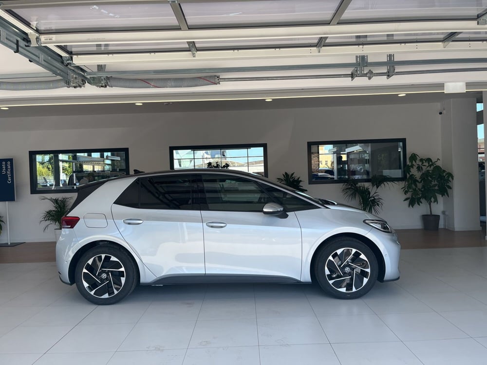 Volkswagen ID.3 nuova a Salerno (5)