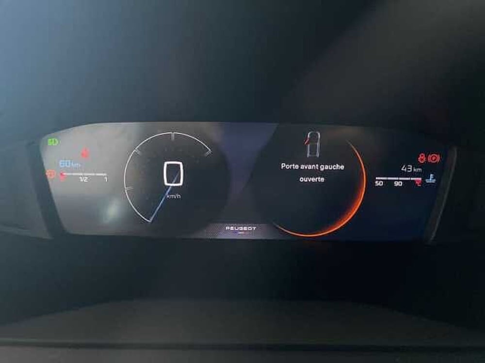 Peugeot 208 nuova a Salerno (12)