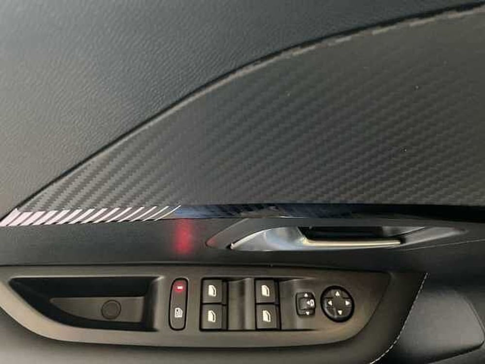 Peugeot 208 nuova a Salerno (13)