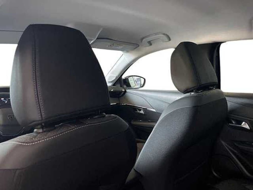 Peugeot 208 nuova a Salerno (17)