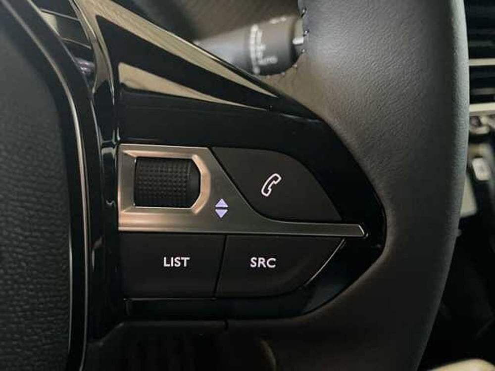Peugeot 208 nuova a Salerno (20)