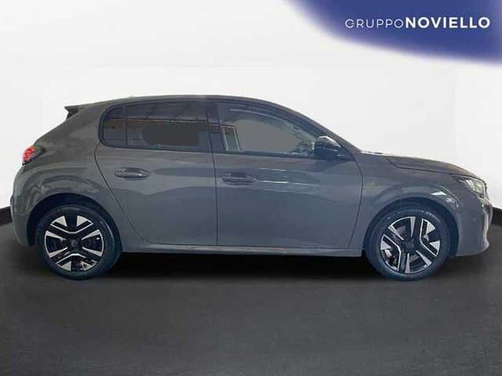 Peugeot 208 nuova a Salerno (3)