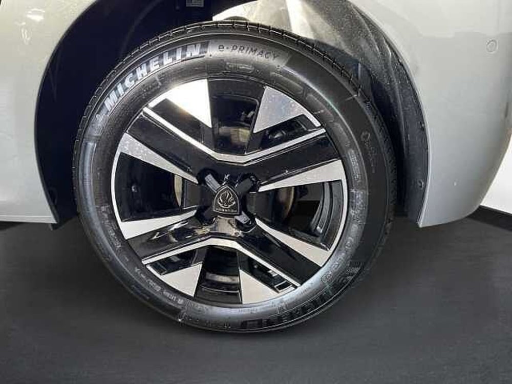 Peugeot 208 nuova a Salerno (8)