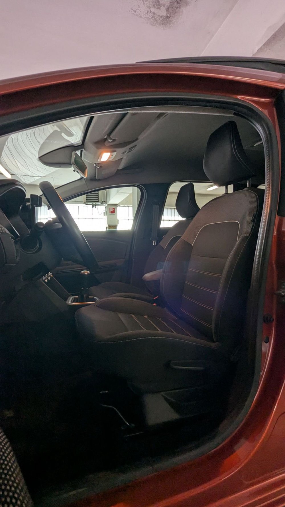 Dacia Jogger usata a Milano (12)
