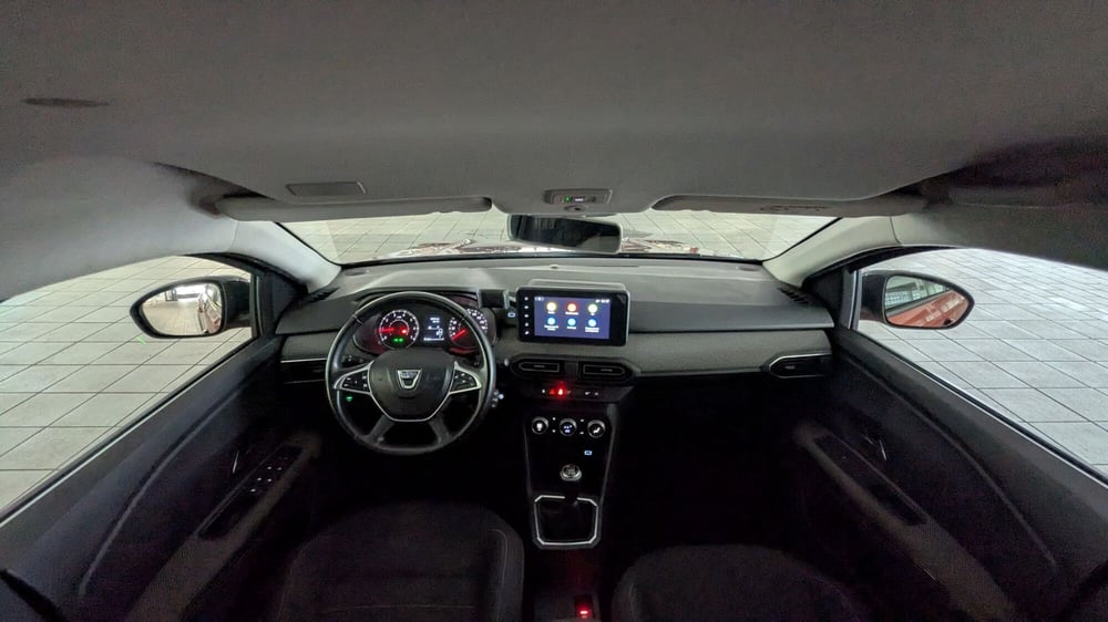 Dacia Jogger usata a Milano (7)