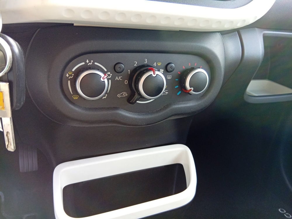 Renault Twingo usata a Catania (17)