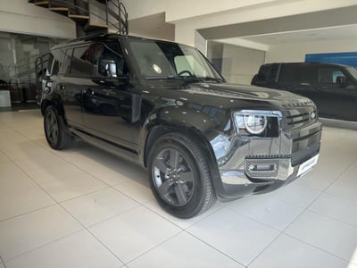 Land Rover Defender 110 3.0d i6 mhev X-Dynamic SE awd 200cv auto del 2024 usata a Venezia