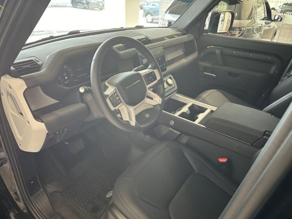Land Rover Defender usata a Venezia (2)