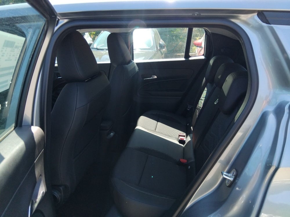 Jeep Avenger nuova a Roma (11)