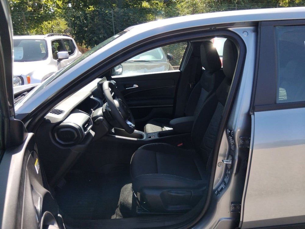 Jeep Avenger nuova a Roma (12)