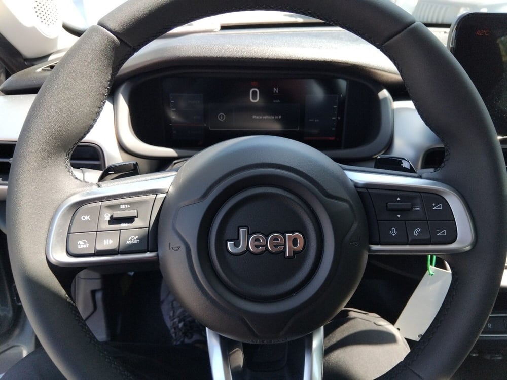 Jeep Avenger nuova a Roma (13)