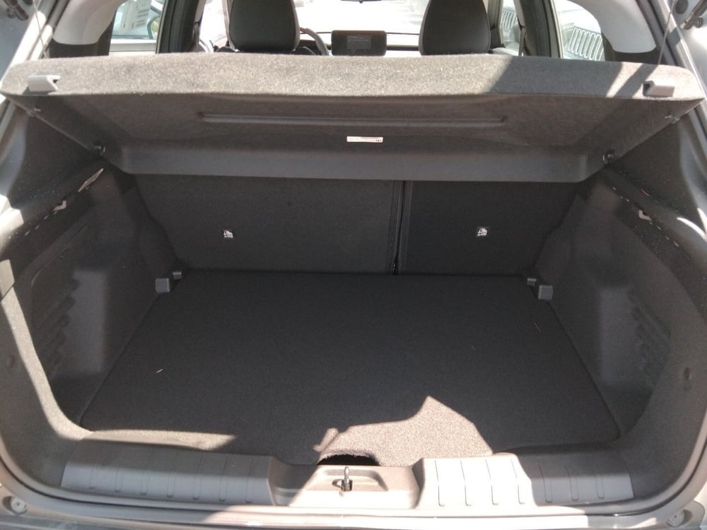 Jeep Avenger nuova a Roma (9)