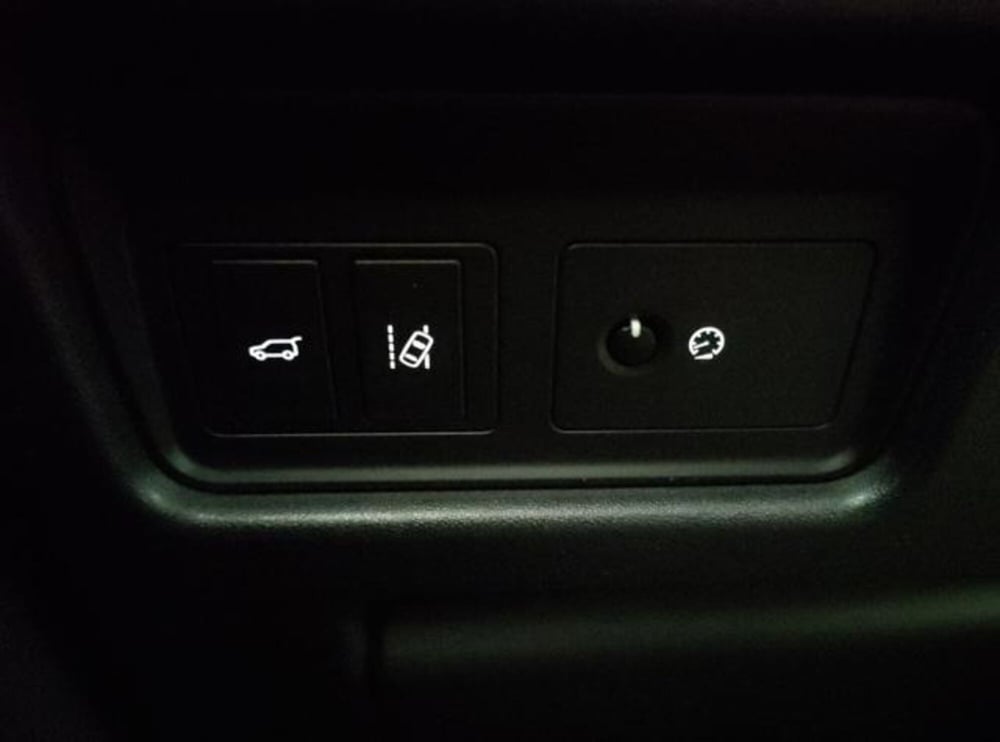 Land Rover Discovery Sport usata a Modena (11)
