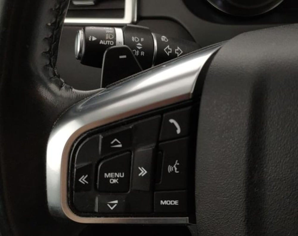 Land Rover Discovery Sport usata a Modena (17)