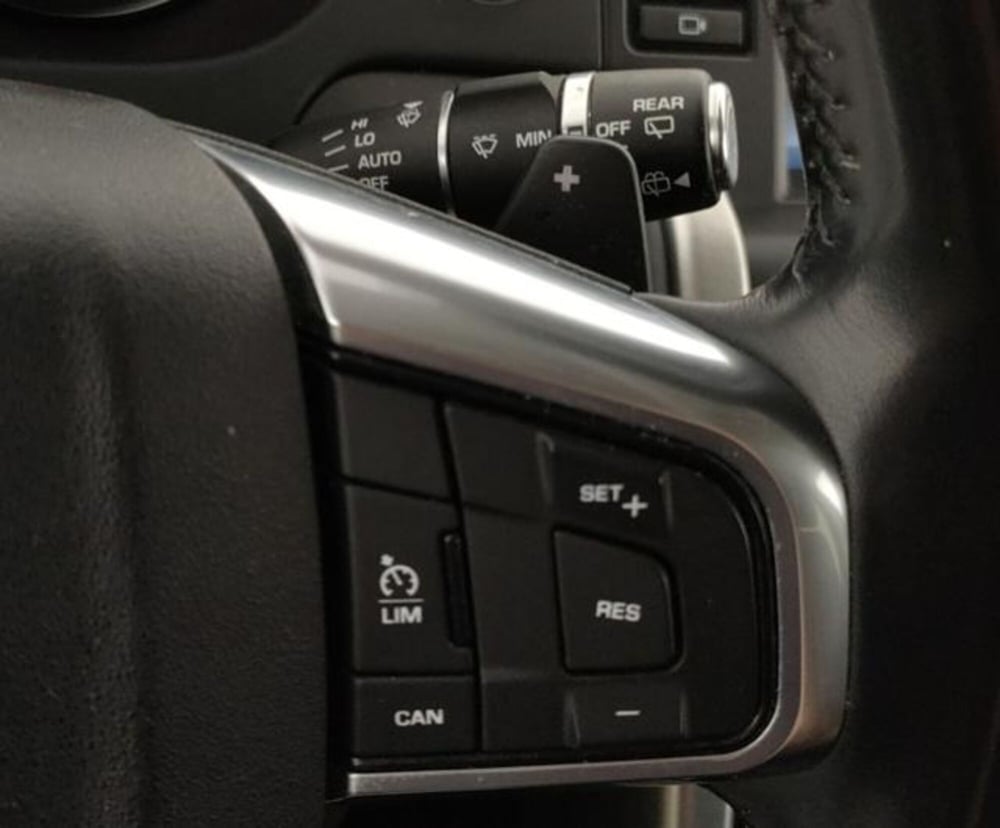 Land Rover Discovery Sport usata a Modena (18)