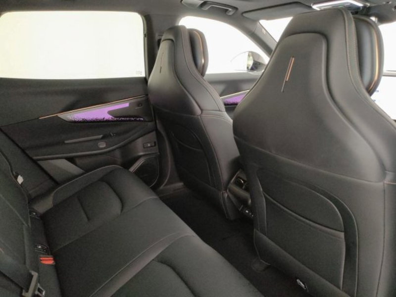 Lynk & Co 08 usata a Modena (10)