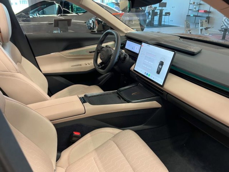 Lynk & Co 08 usata a Modena (10)