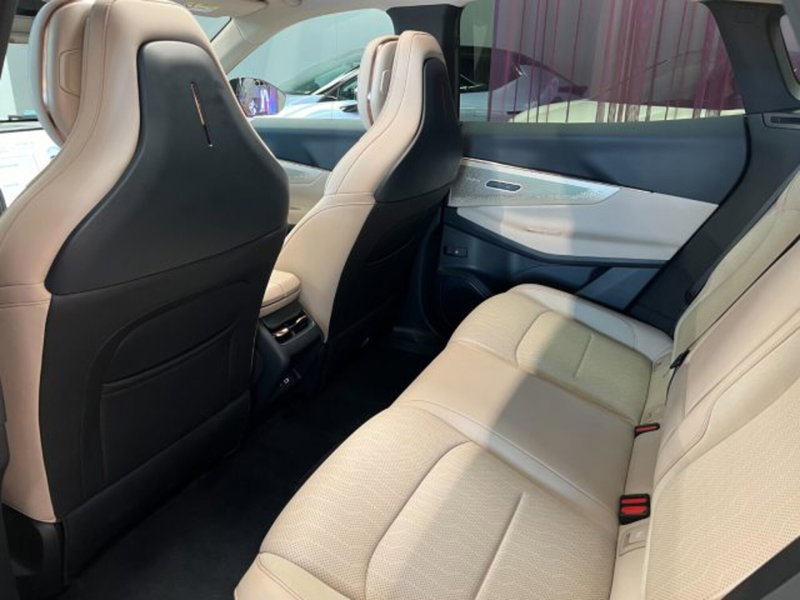 Lynk & Co 08 usata a Modena (12)