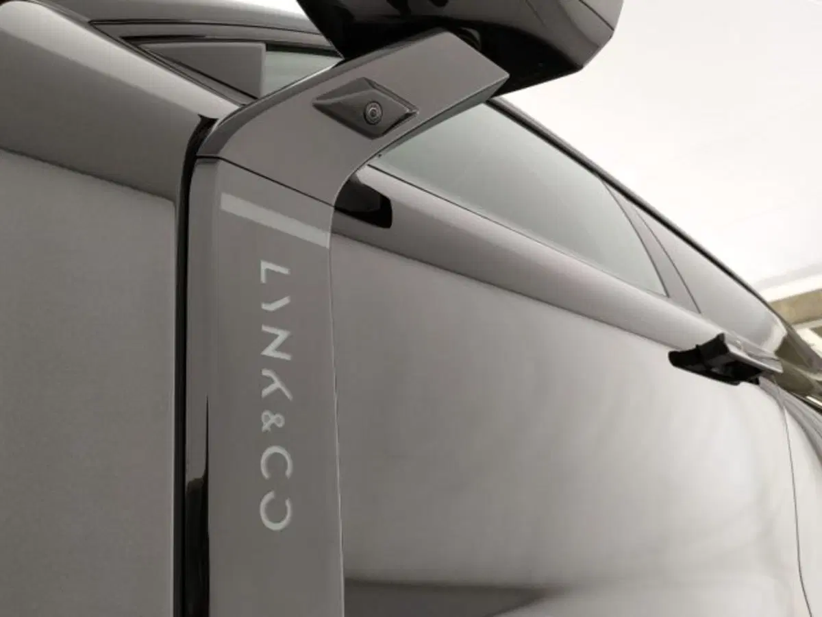 Lynk & Co 08 usata a Modena (18)