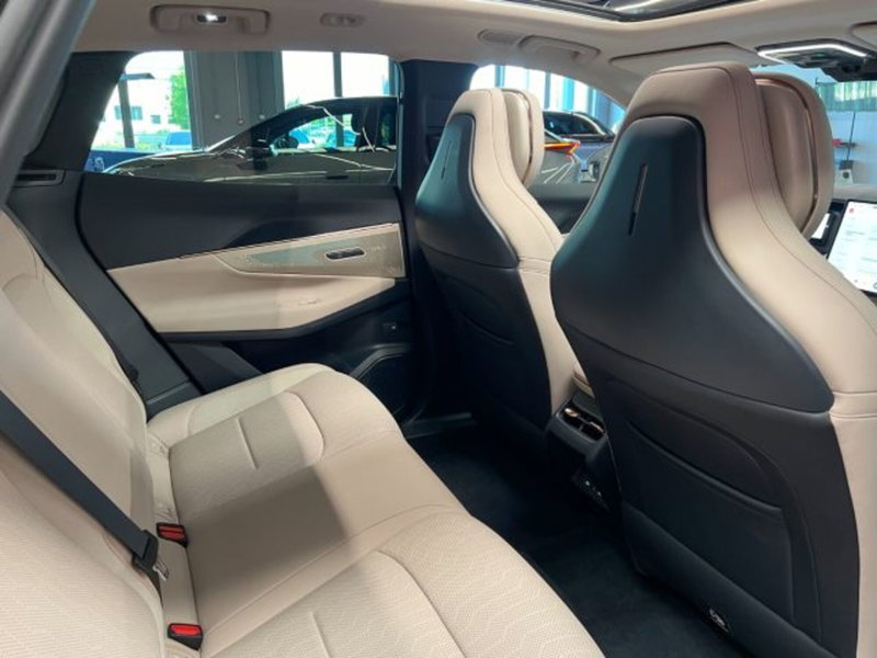 Lynk & Co 08 usata a Modena (9)