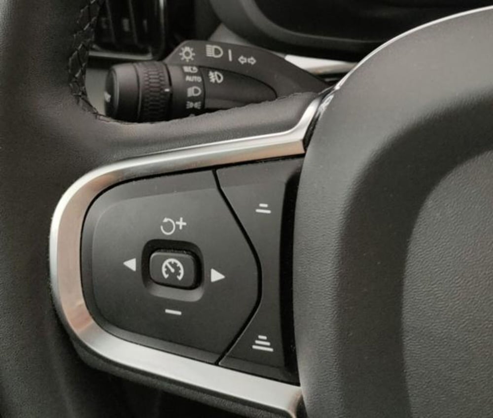 Volvo XC60 usata a Modena (19)