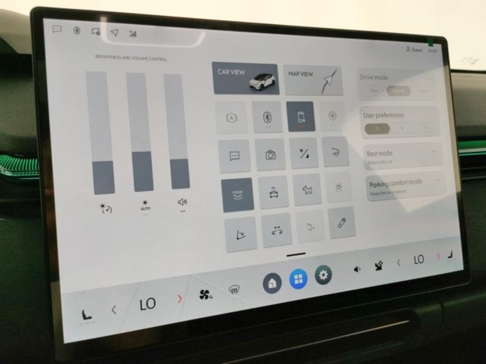 Lynk & Co 08 nuova a Modena (18)