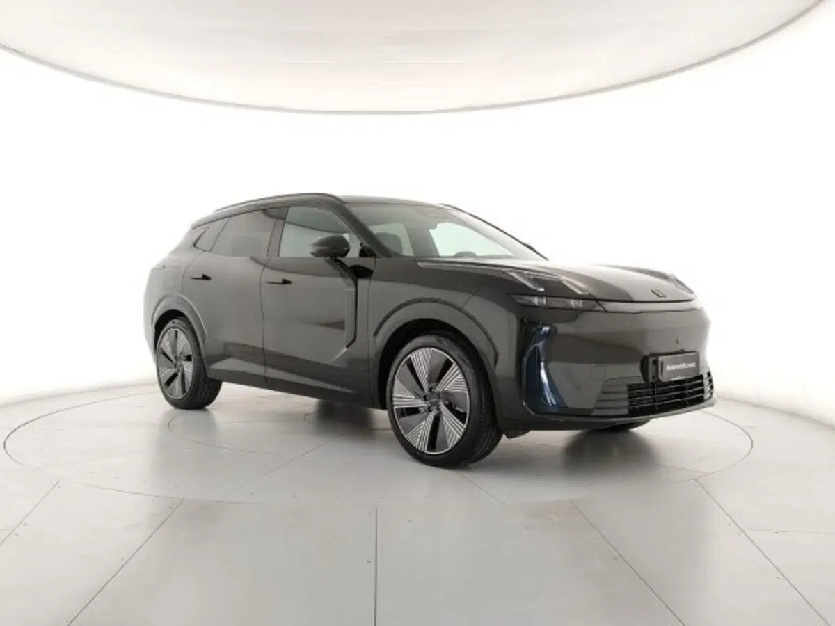 Lynk & Co 08 nuova a Modena (4)