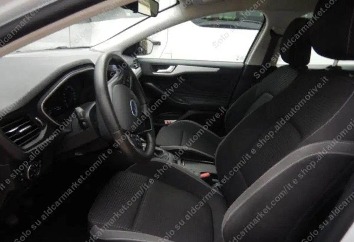 Ford Focus Station Wagon usata a Lecce (4)