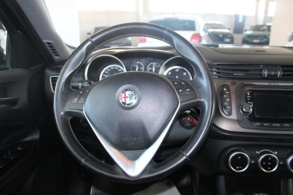 Alfa Romeo Giulietta usata a Terni (12)