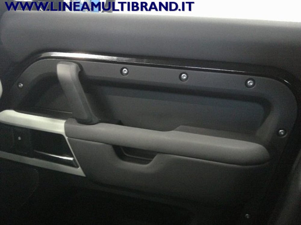 Land Rover Defender usata a Piacenza (16)