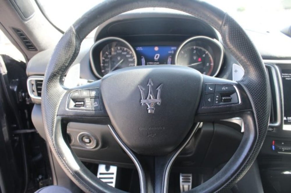 Maserati Levante usata a Lecce (11)