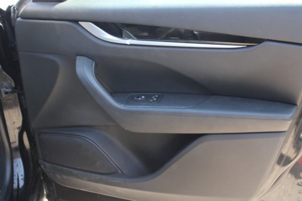 Maserati Levante usata a Lecce (14)