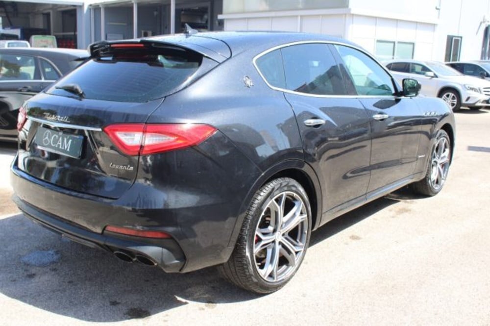 Maserati Levante usata a Lecce (3)