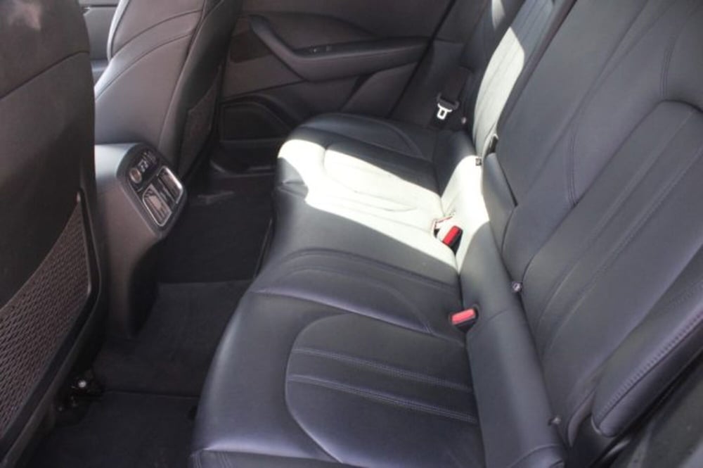 Maserati Levante usata a Lecce (9)