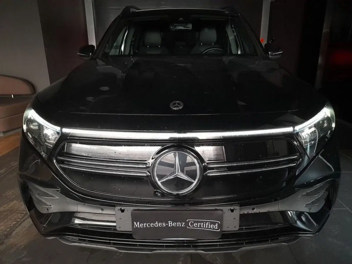 Mercedes-Benz EQB usata a Napoli (2)