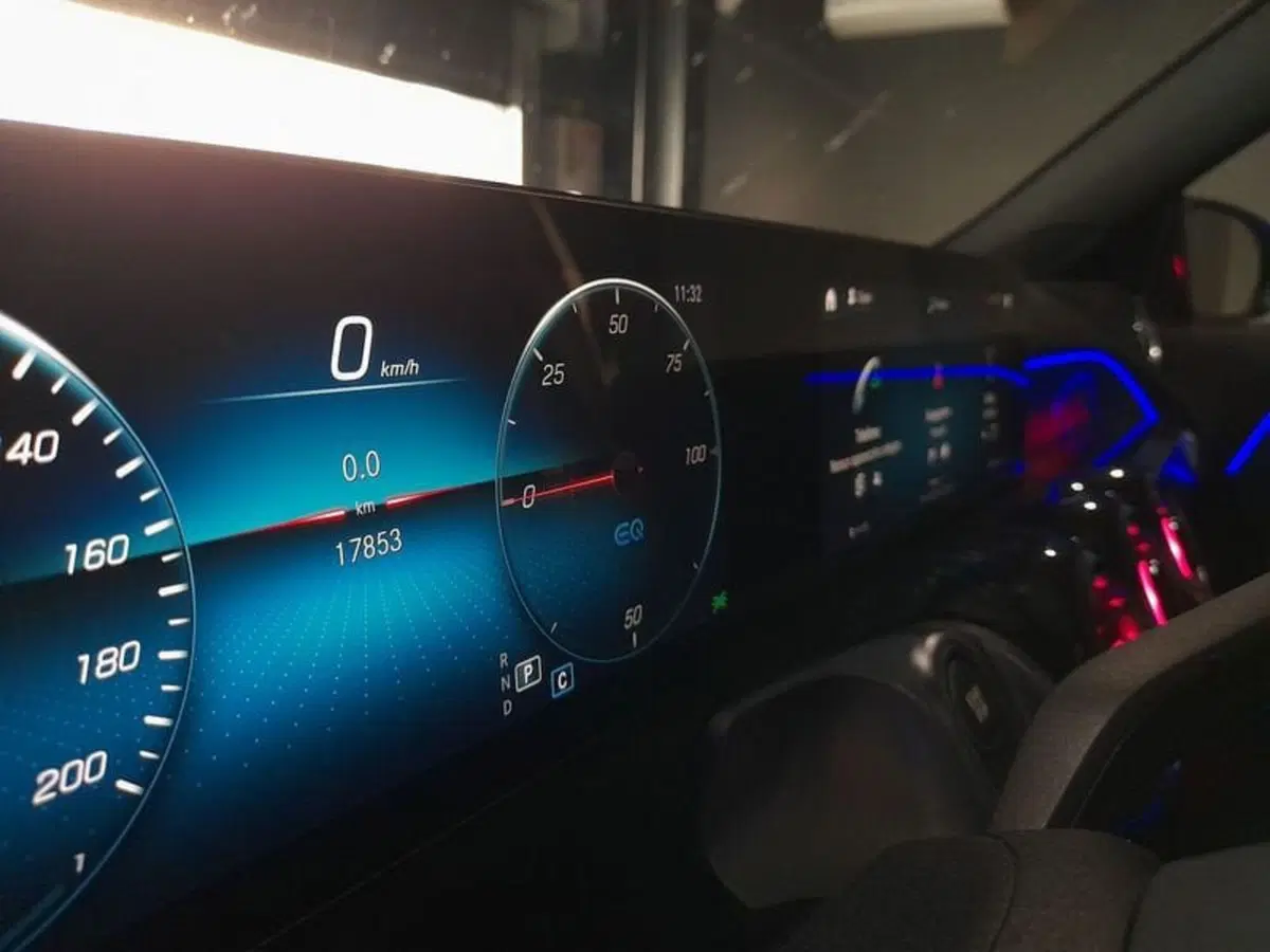 Mercedes-Benz EQB usata a Napoli (5)