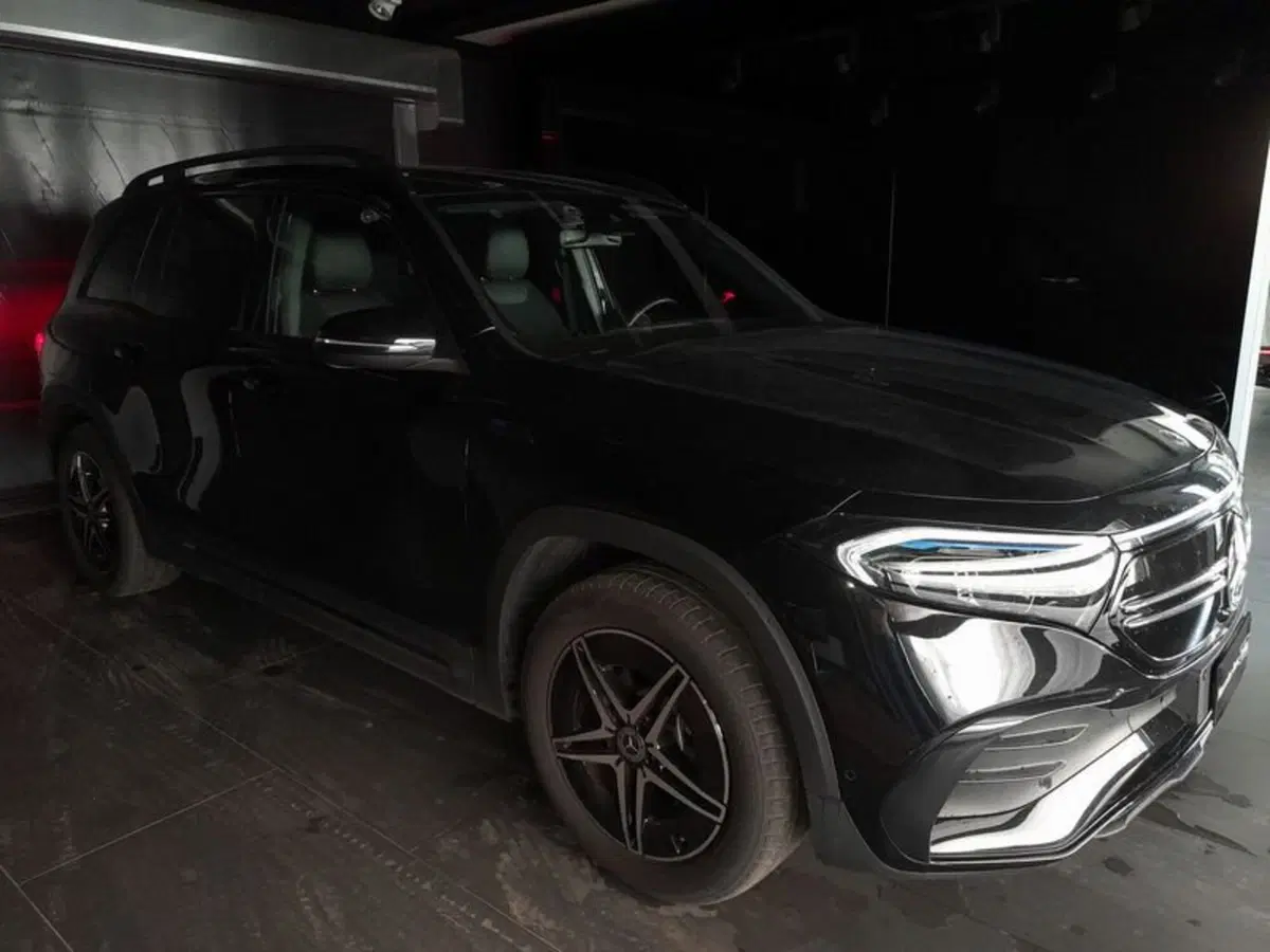 Mercedes-Benz EQB usata a Napoli (7)