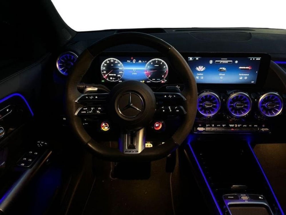 Mercedes-Benz GLA SUV usata a Napoli (13)