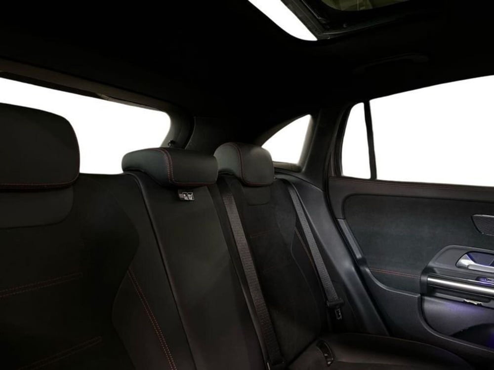 Mercedes-Benz GLA SUV usata a Napoli (14)