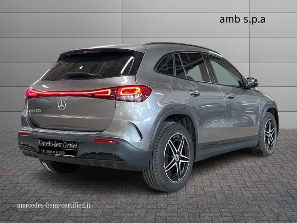 Mercedes-Benz EQA usata a Napoli (2)